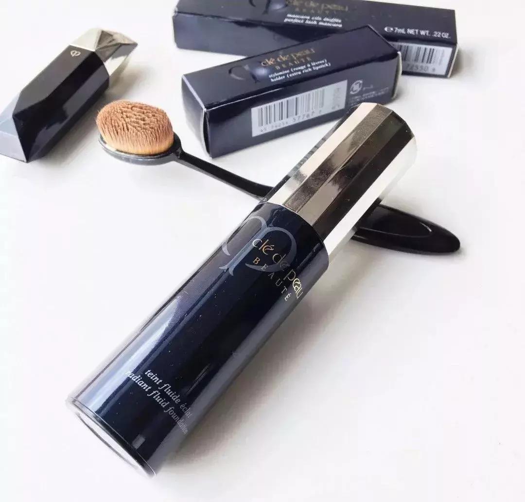 袁咏仪梳妆台终于曝光了！一眼望去竟然都是这个日本贵妇品牌