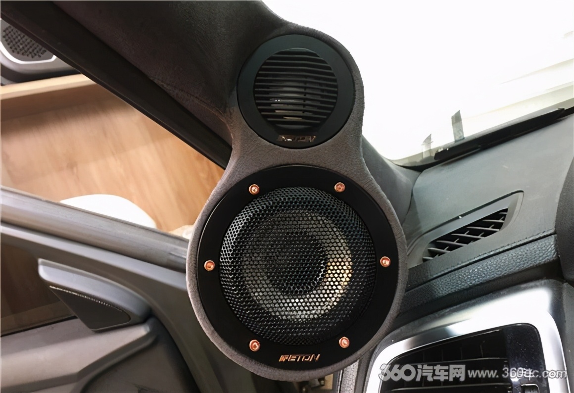 本田urv大面积改装,本田urv音响7喇叭升级12喇叭