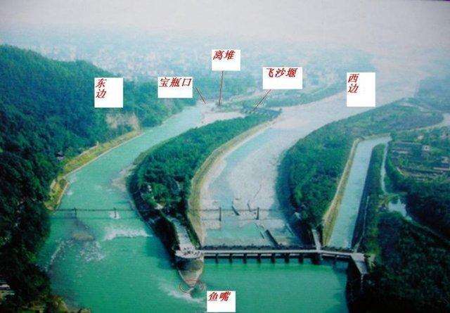 成都没有港口吗,杜甫在哪里写的门泊东吴万里船