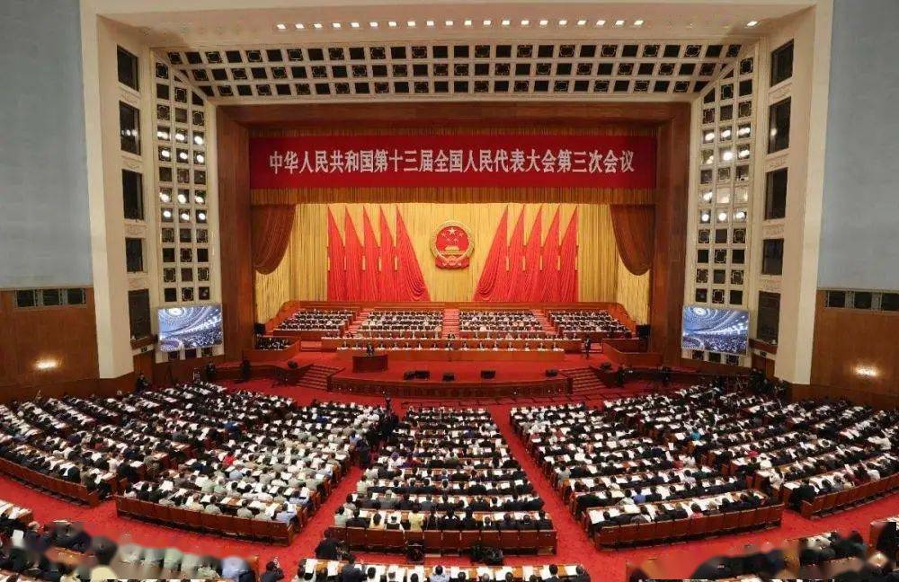 男女住酒店违法吗,男女自愿同住酒店合法吗