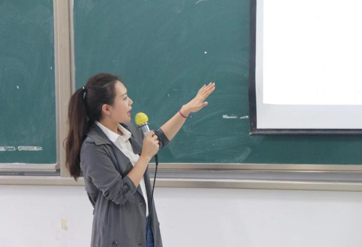 老师讲课语速快孩子反应不过来,老师讲课时孩子指责他不会讲课