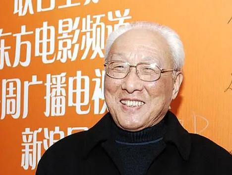 既有实至名归的双黄蛋，也有宁缺毋滥的空缺，最早那届金鸡奖好刚