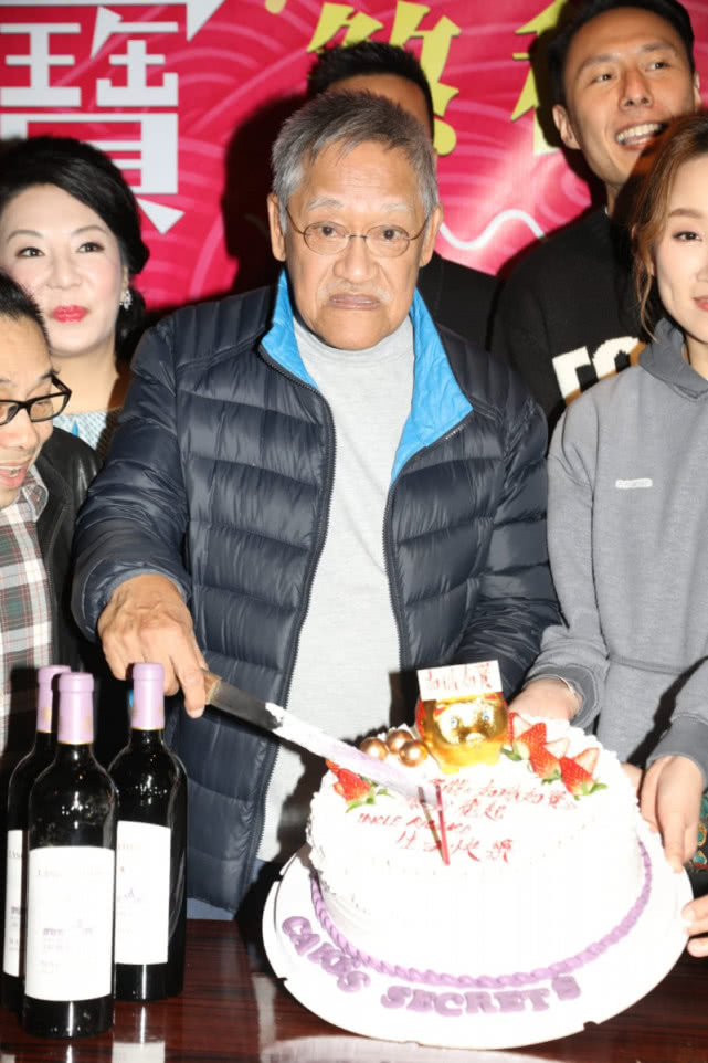 80岁吴耀汉近况,吴耀汉被问拍电影共赚了多少钱