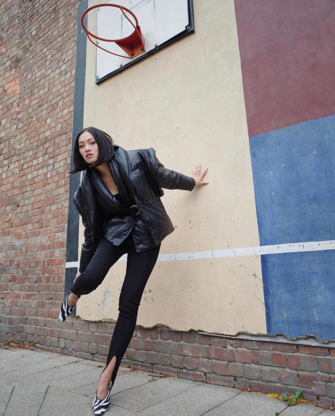 被嫌弃的踩脚裤翻身了！今年正当红