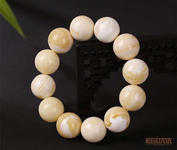 中东土豪为什么喜欢白蜜蜡,中东土豪为啥喜欢穿白衣