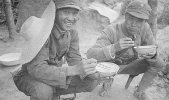 土地挖出一具红军尸体,重庆挖出一具脚镣遗骸