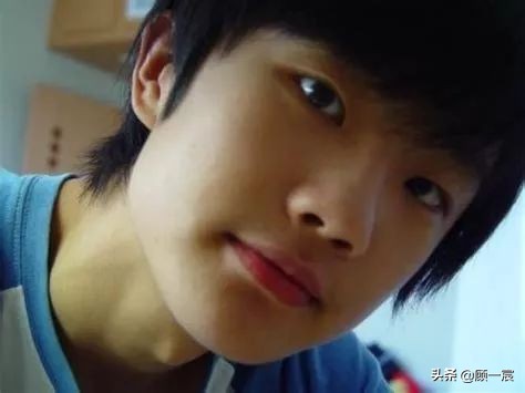 华语乐坛不得不说的音乐鬼才许嵩,许嵩最开始是网络歌手