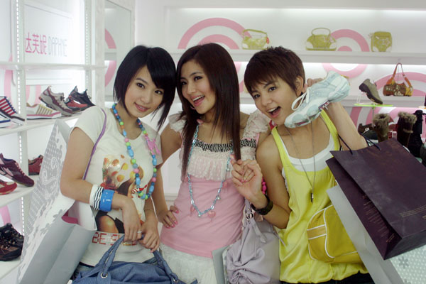 达芙妮退出实体鞋王,一代鞋王达芙妮现状