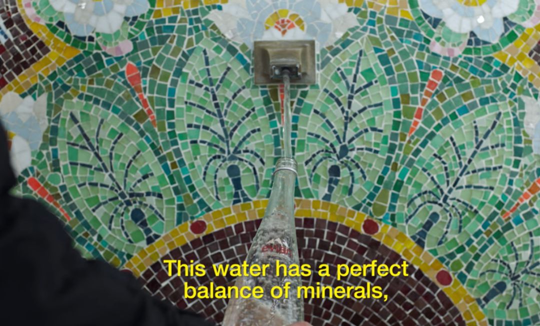 依云如何将一瓶水，成功卖出了奢侈品的味道？