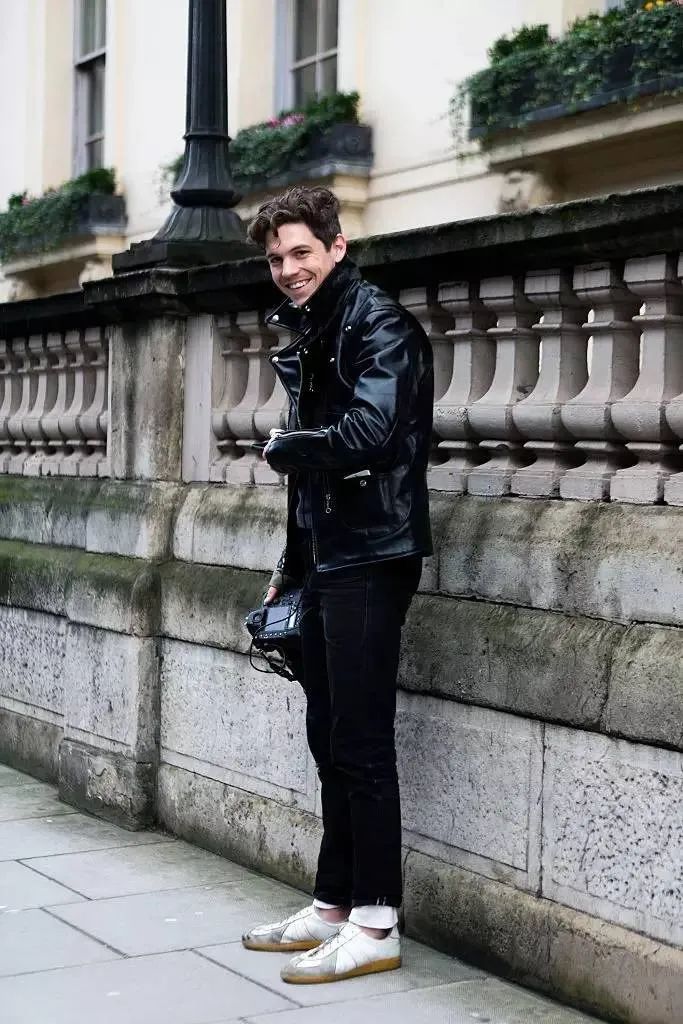 杨幂欧阳娜娜关晓彤,欧阳娜娜杨幂同款鞋