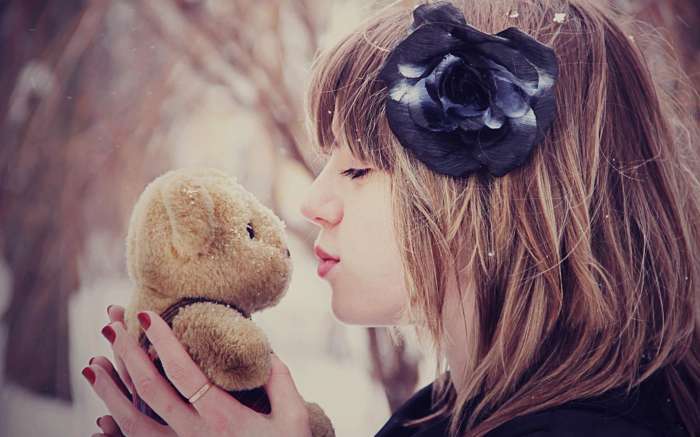 平胸的女孩更容易找到真爱,平胸女生会有爱情吗