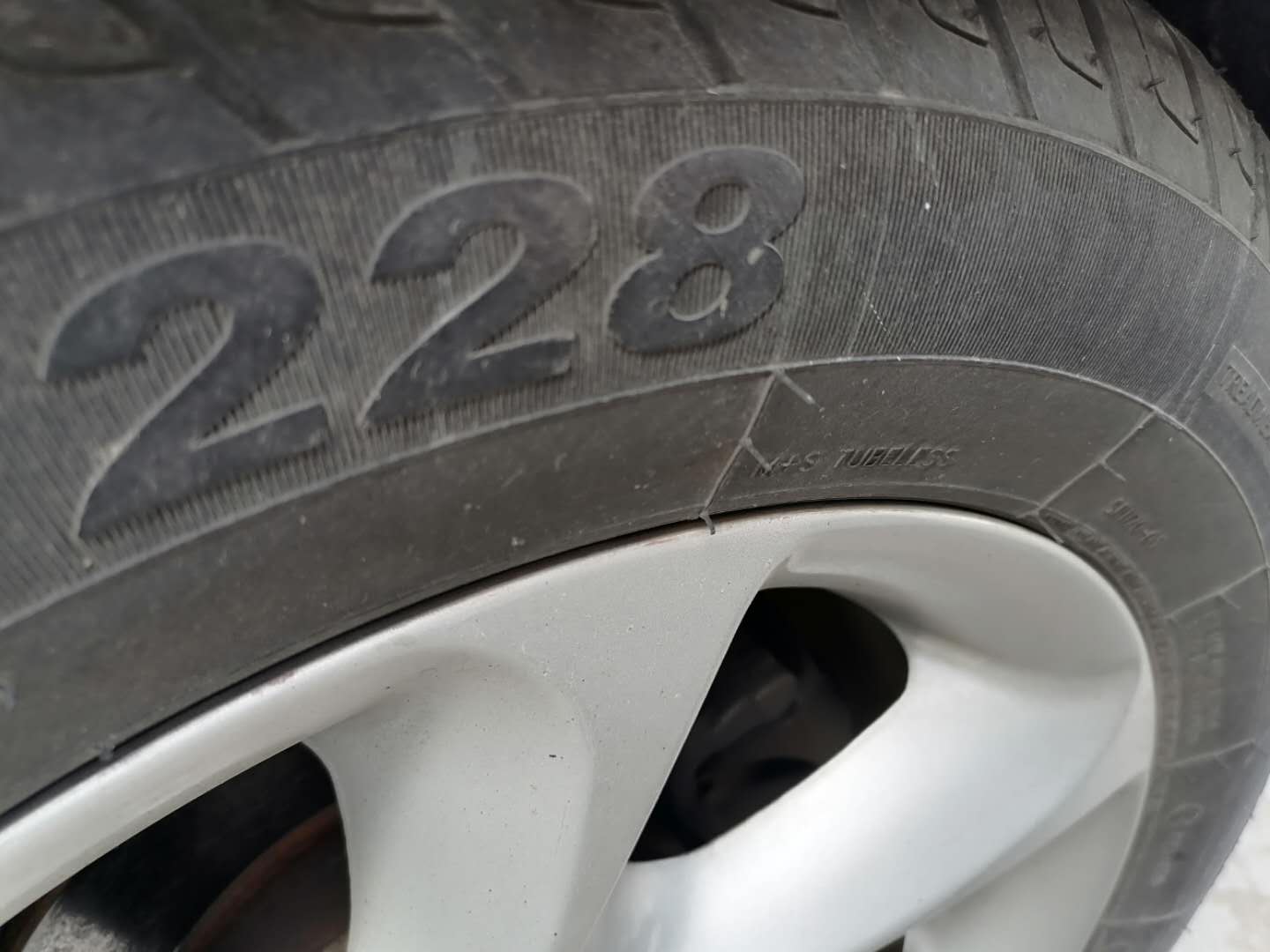 如此高配置的精品二手自动挡，累计三百万销量，人体工程学太奇葩