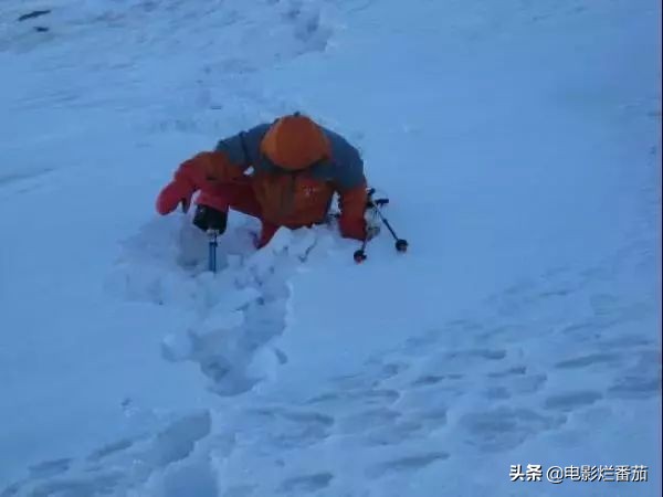 在海拔8600米，登山者们闻之色变，然而中国人在此架设了登天之梯