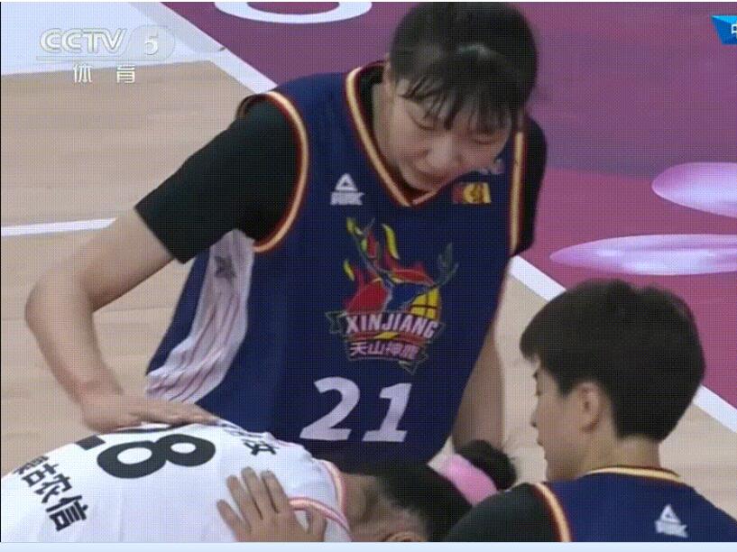 展淑萍防守视频,展淑萍技术犯规