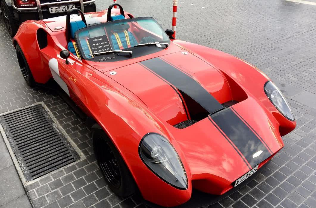 迪拜超级跑车和豪华车,迪拜的最强跑车第一名需要多少钱