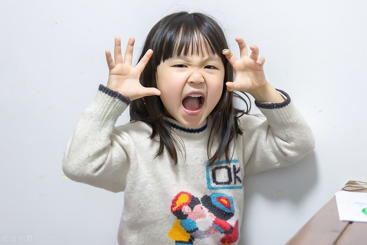 大魔王带孩子回家视频,孩子在家里是小绵羊怎么办