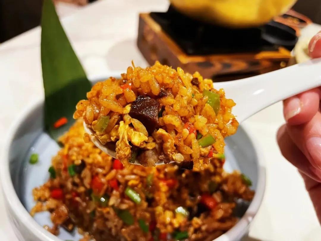 洱遇云南蒸汽石锅王府井店加盟,滇山荷云南蒸汽石锅