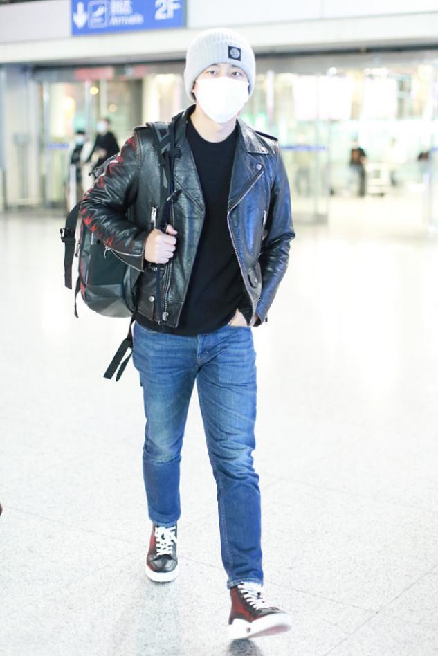 黄轩休闲西装穿搭,黄轩穿背心少年感