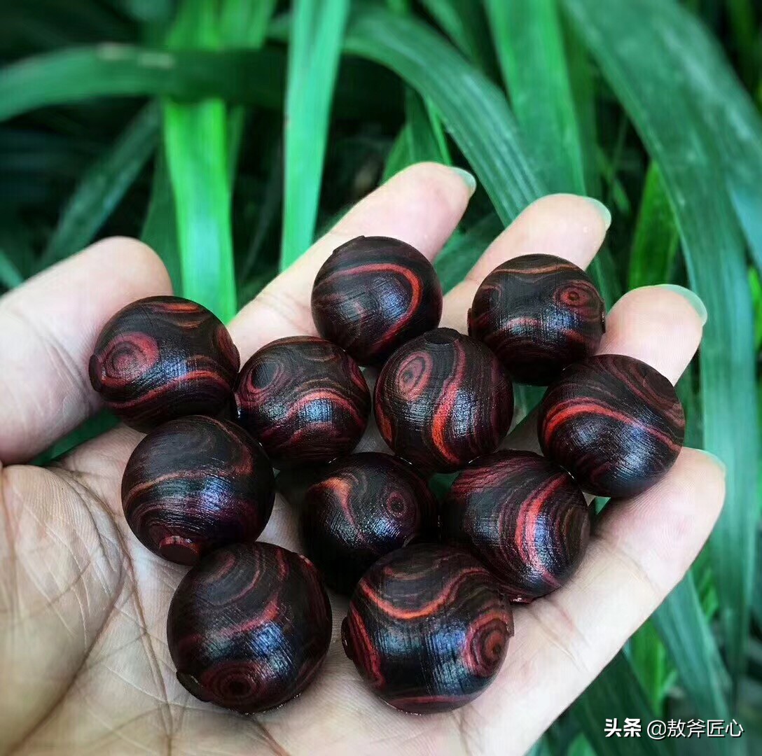 黄花梨鉴别真假只需3秒,海南黄花梨用酒精泡咋分真假