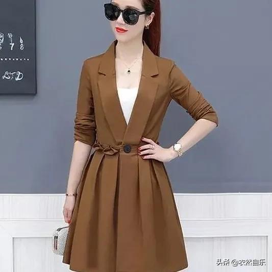 70后小个子穿的外套,70后女士呢子气质穿搭春外套