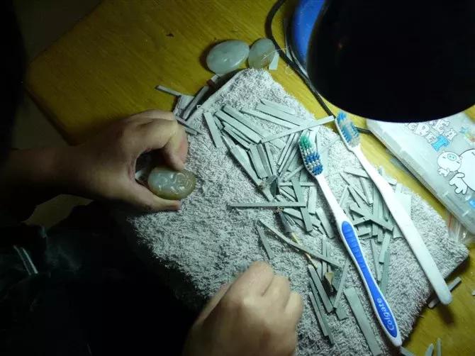 玉石抛光桶教程,土办法玉石抛光