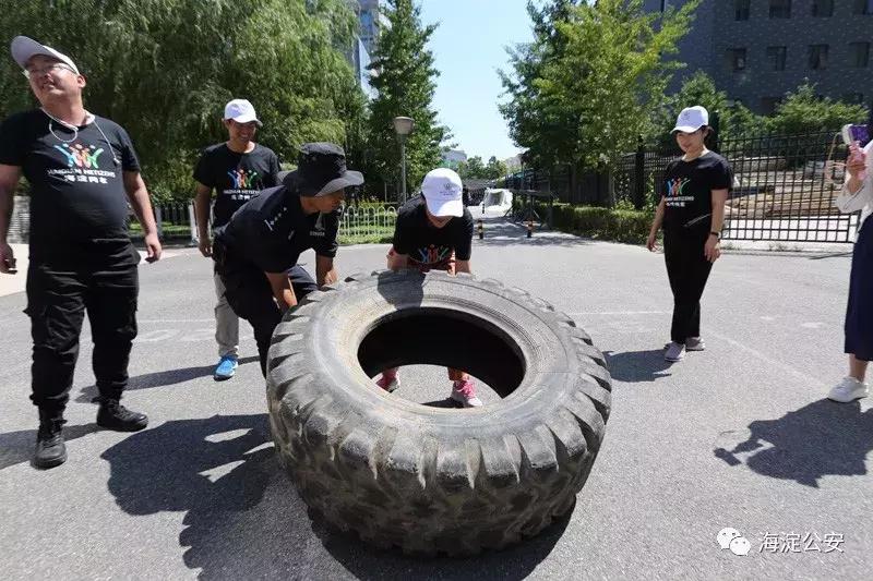 特警训练遭群众围观,特警魔鬼式训练