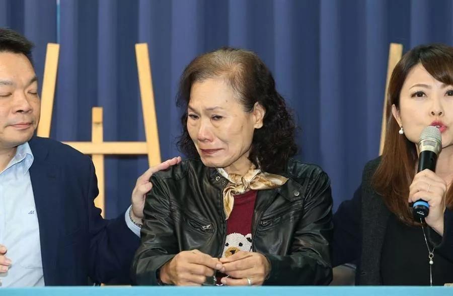 警方疯狂“查水表”！蓝营痛批当局：言论自由呢？