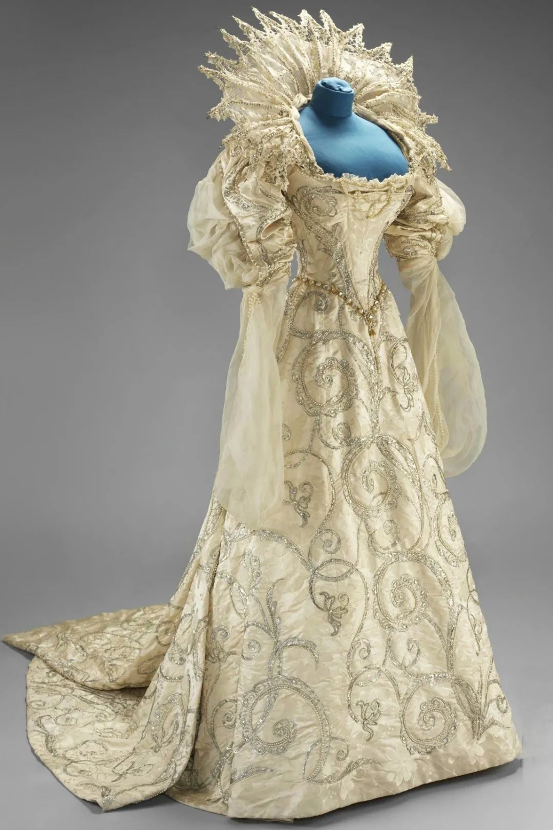 真假名媛启示,真假名媛戴的珠宝有什么区别