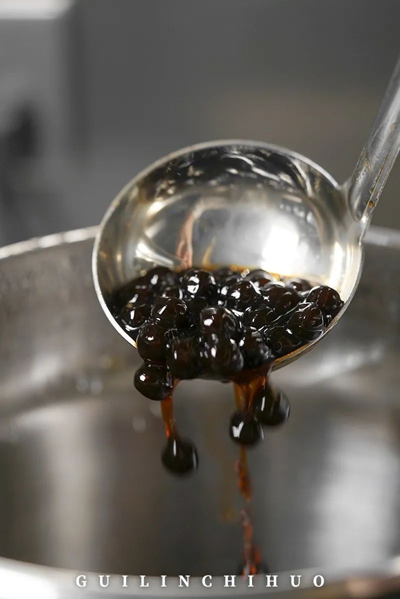 桂林奶茶店探店拍照,性冷淡风奶茶店拍照墙布置