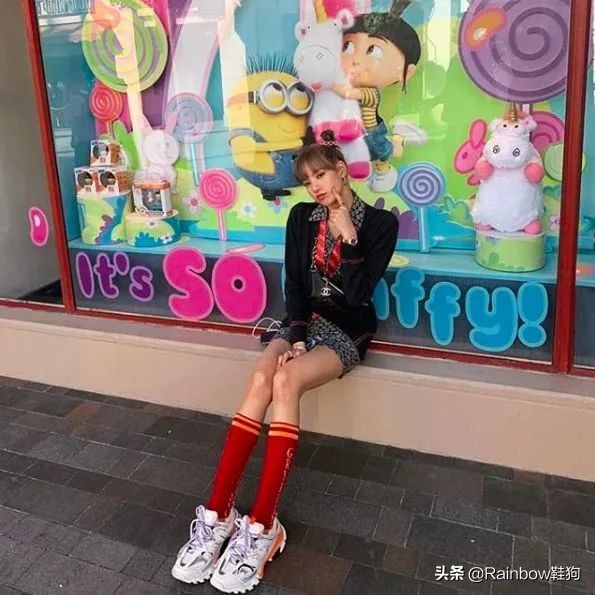 lisa穿什么鞋,人间芭比lisaattention