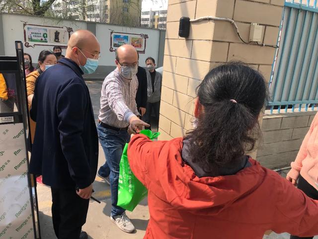 尽心尽力做好你们的“守护神”——太原十九中