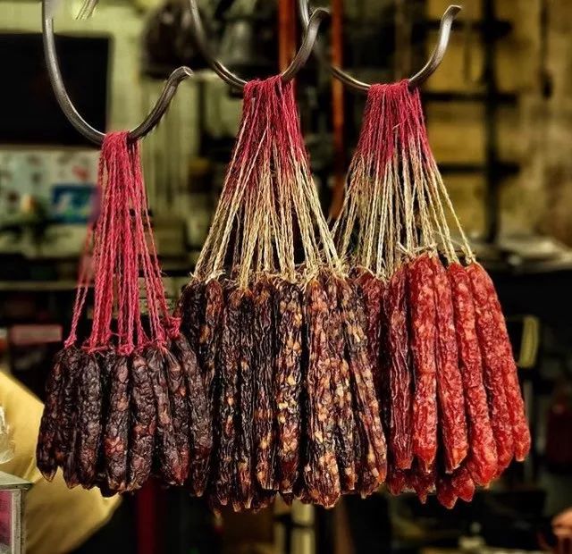 广东腊肠粗的好还是细的好,贵州腊肠和四川腊肠