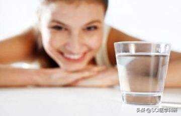 喝冷水对身体好还是不好 (喝冷水对身体不好吗)