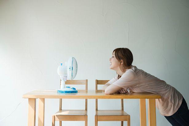 夏天热的睡不着觉怎么办,夏季防暑降温10妙招早知道早受益