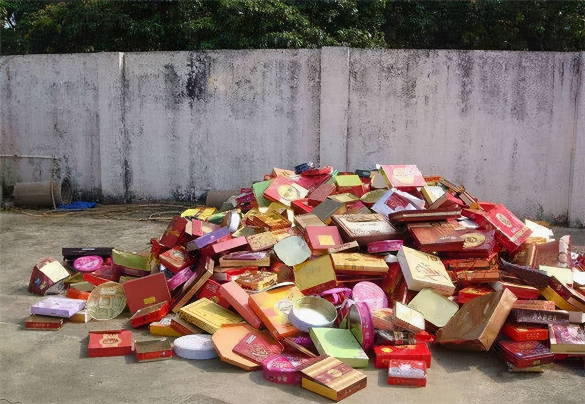 月饼没吃完怎么办五种方法巧利用,中秋节没卖完的月饼都去哪儿了