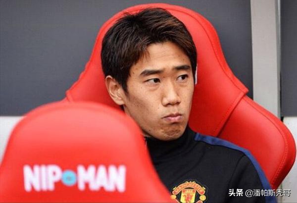 他曾当选德甲半程最佳球员,今被西乙球队解约,前女友是宅男女神