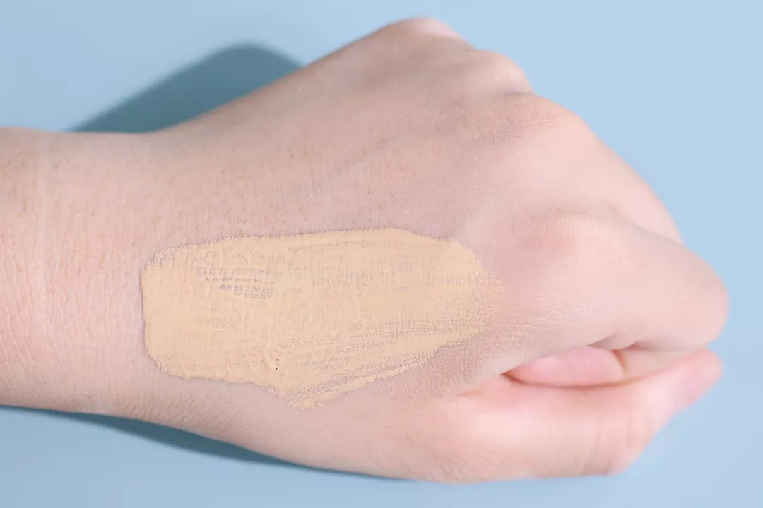 三招教会你选粉底液,干净服帖的bb霜底妆怎么上