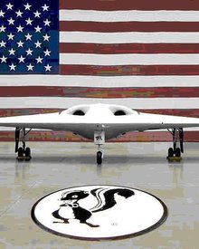 他是顶尖侦察机“黑鸟”的幕后主人，一个彻头彻尾的飞机设计狂魔