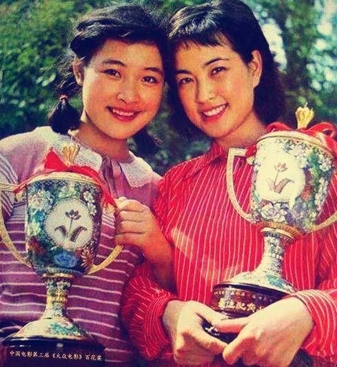 刘晓庆与同母异父妹妹相伴60年,刘晓庆与妹妹相伴60年