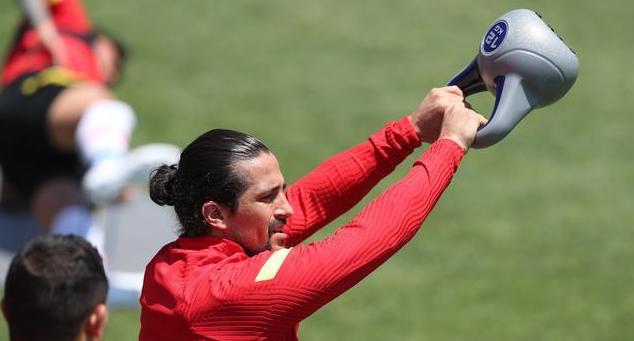 洛国富未来在足球上的表现,洛国富恐再难披国足战袍