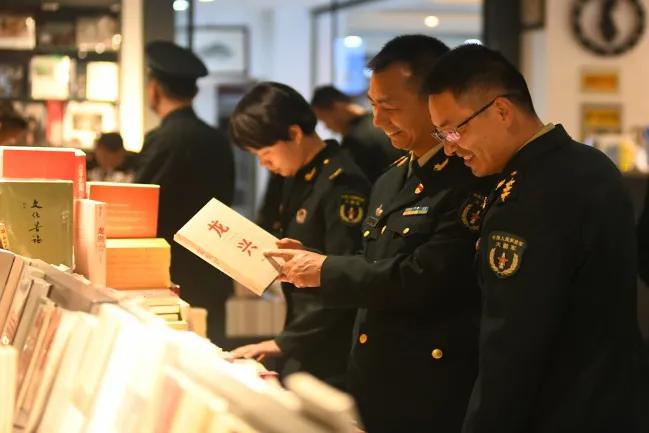 告白是为了表达爱意,告白是为了表明心意