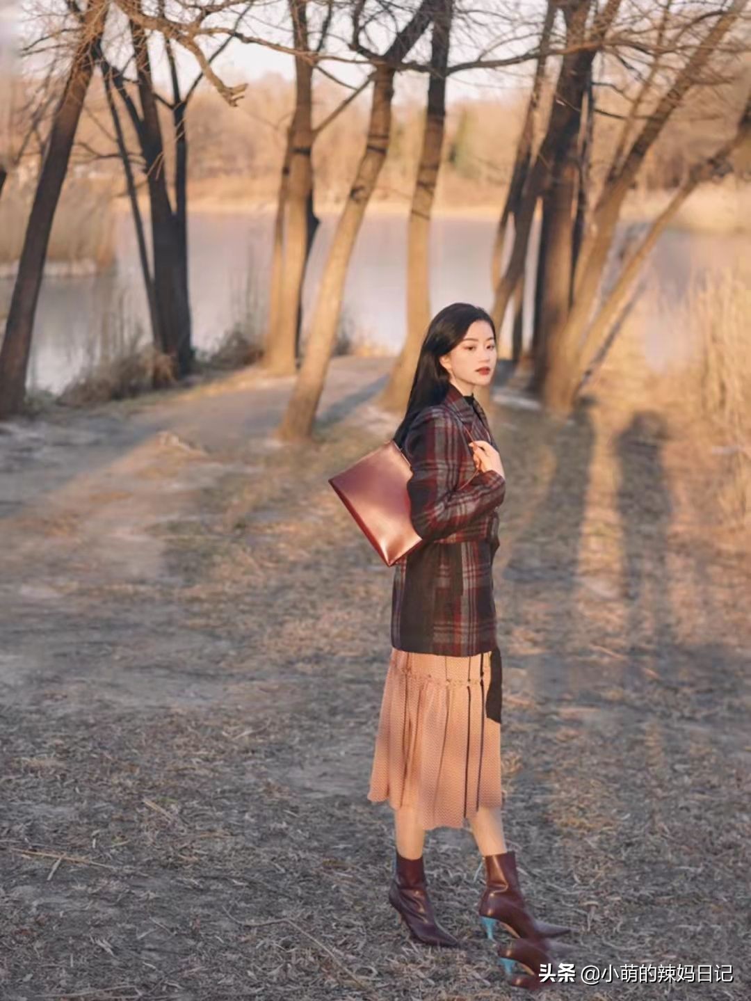 秋冬靴子推荐什么颜色,靴子穿哪种颜色洋气