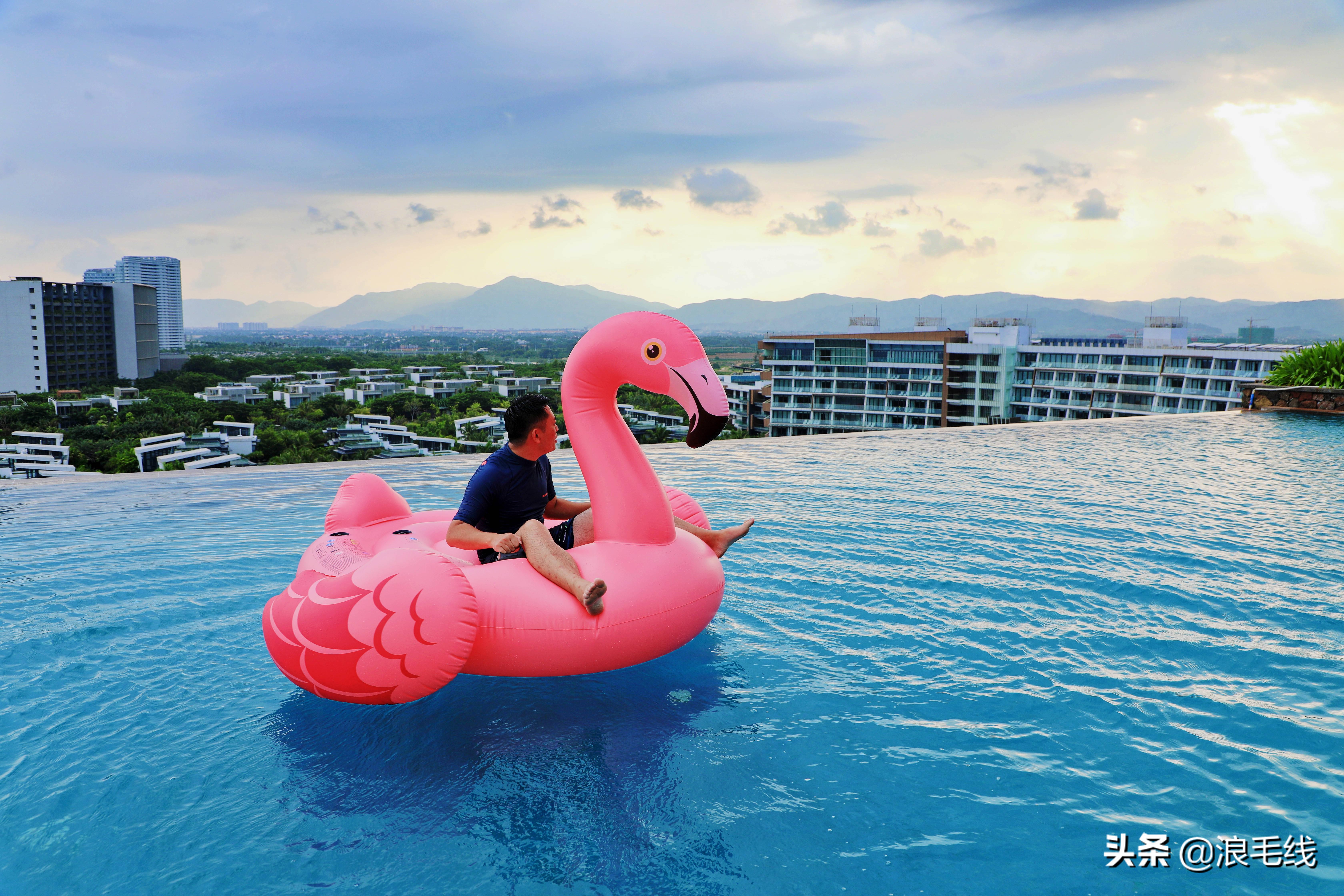 李现拍戏住的三亚酒店多少钱一晚,住韩商言同款酒店