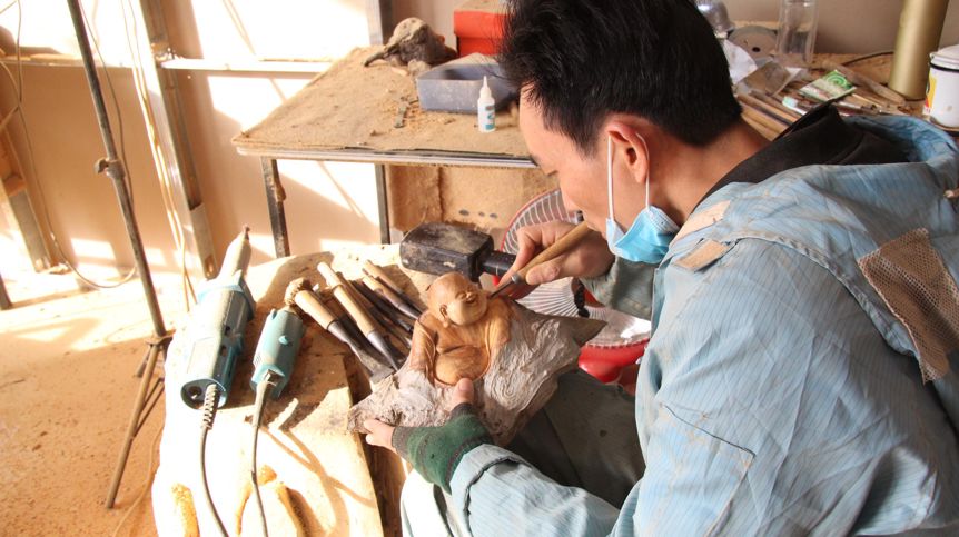 大量直销太行老料崖柏瘤疤木雕,北太行易县崖柏木雕