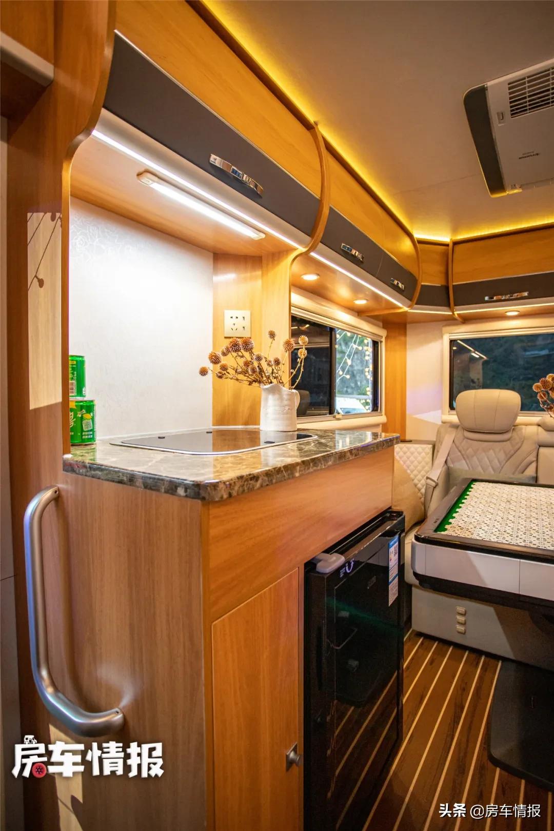 上汽大通t70皮卡澳洲版牵引房车,最新款大通t70小型房车