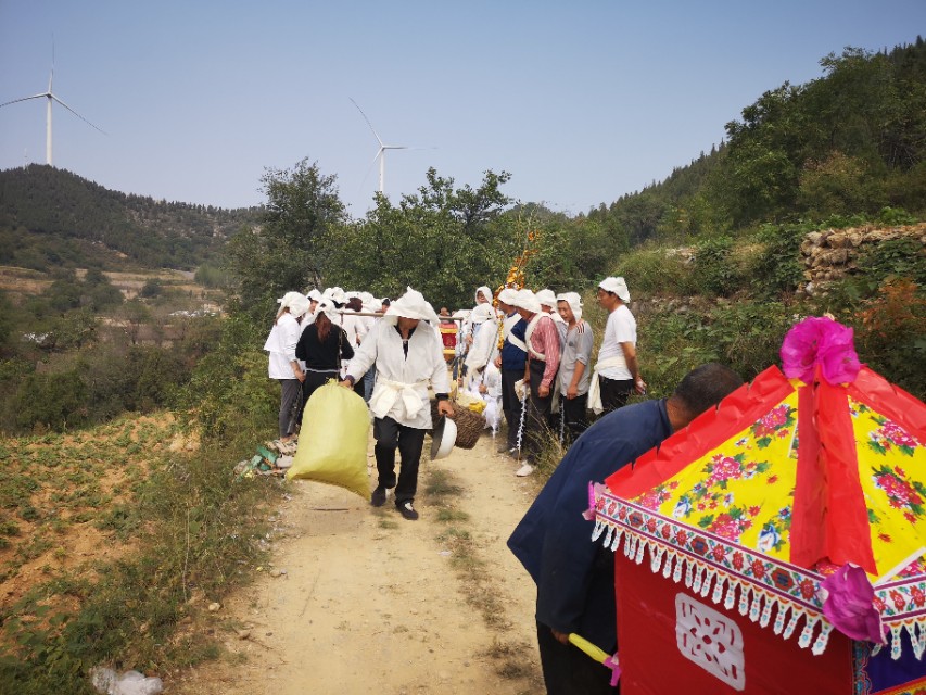 不火化直接土葬违法吗,不火化直接土葬会有什么处罚