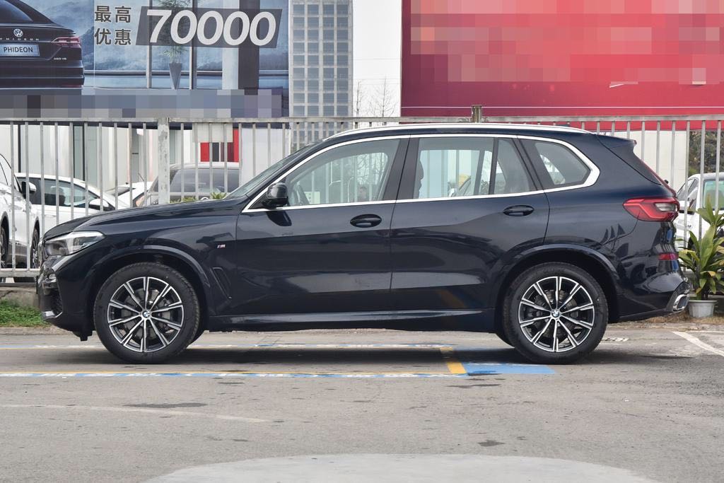 宝马x5试驾油耗,宝马x5最高配的七座碳蓝黑试驾