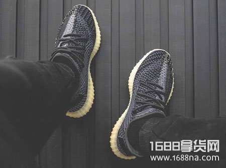 现在yeezy350值得买的配色 (yeezy350怎么配夏季亚洲限定)