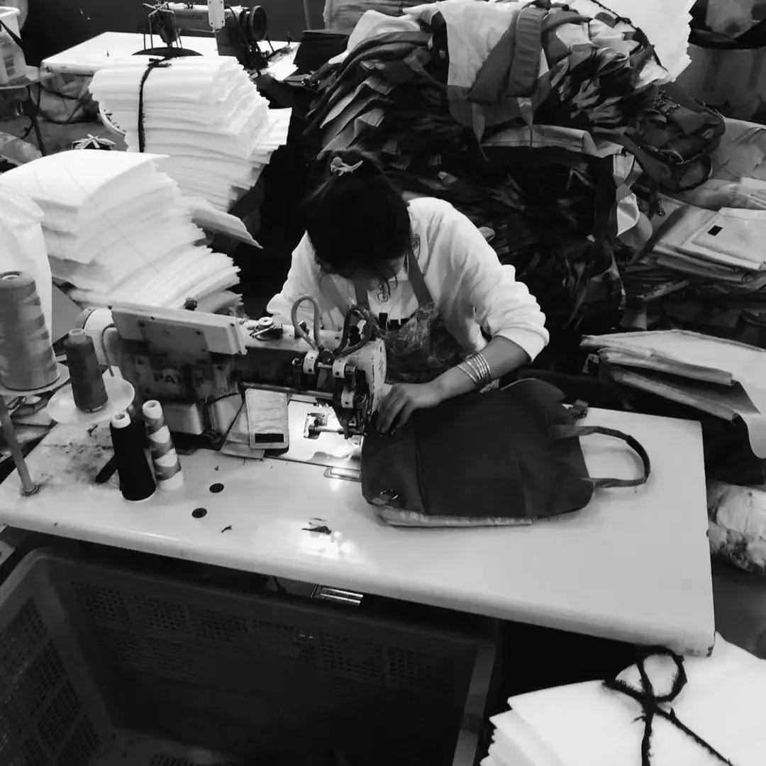 19岁少女赚400万,19岁大二女孩直播赚500万