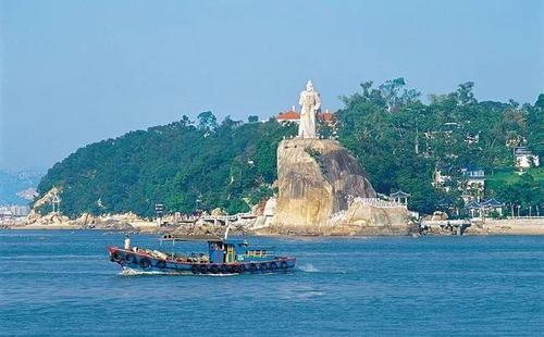 厦门鼓浪屿很近为什么没有船 (鼓浪屿离厦门北还是离厦门近些呢)